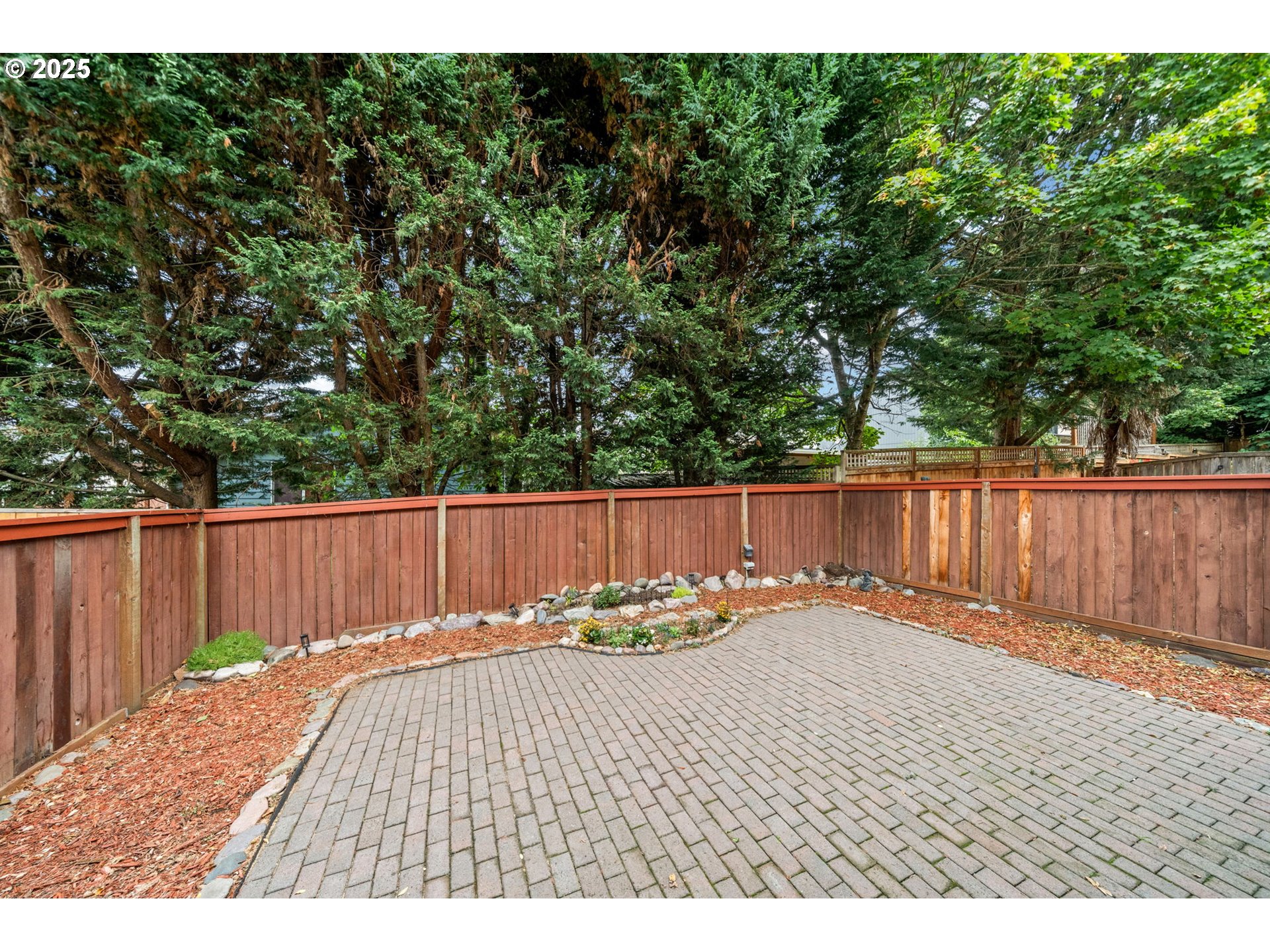 3367 Northwest 31st Circle Camas, WA 98607 - Photo 28 of 30 a view of small space with wooden fence