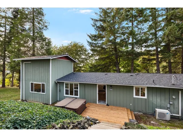 $519,000 | 225 Fox Lane, Roseburg, OR 97471