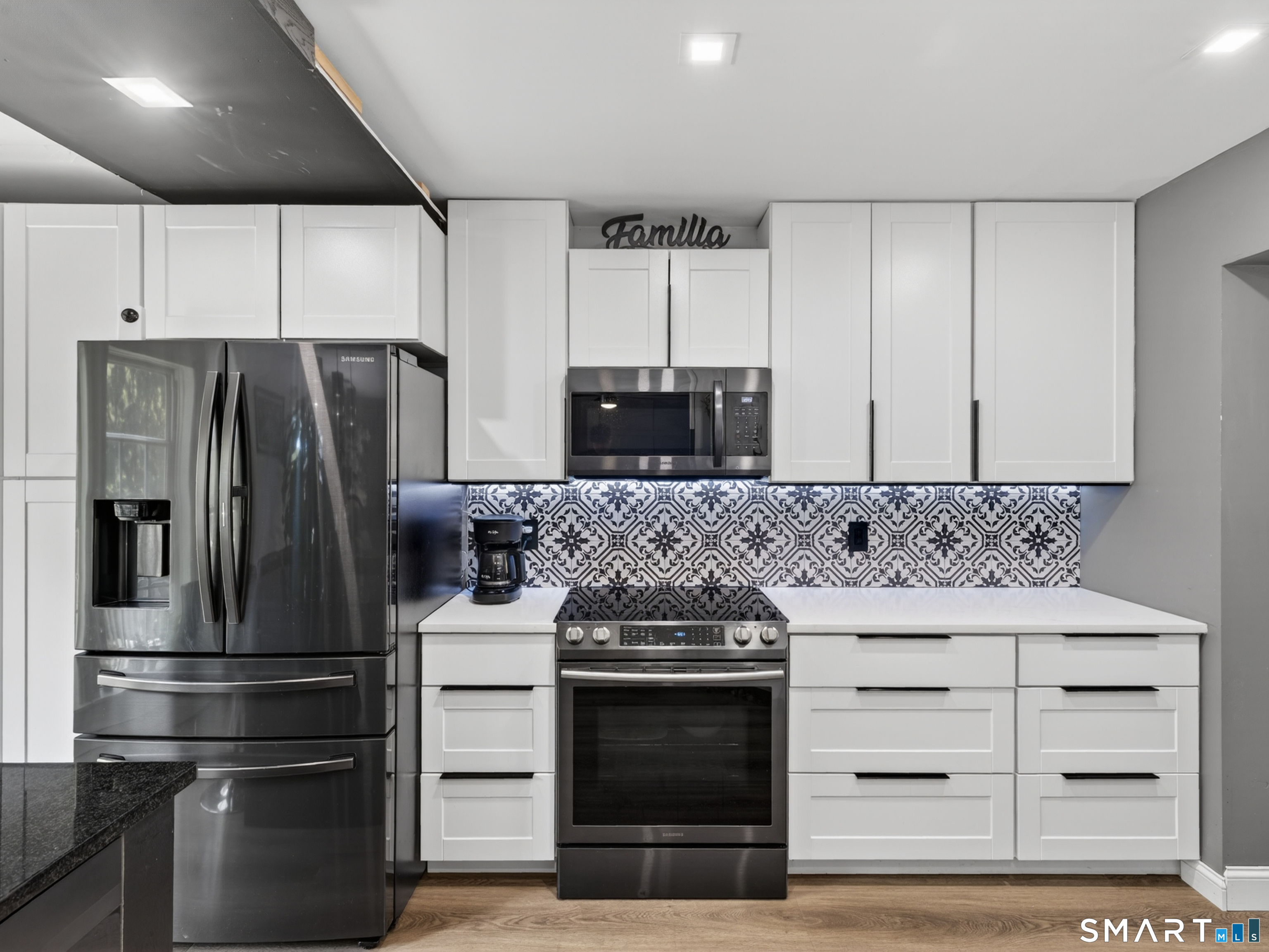5 Grove Avenue Groton, CT 06340 - Photo 9 of 40