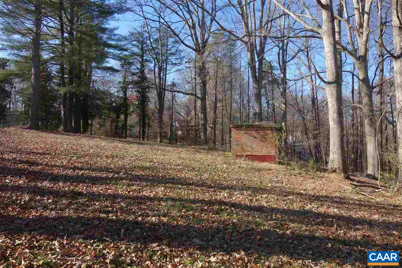 Lot M-10 Northfield Road Charlottesville, VA 22901 - Photo 4 of 10 a backyard of a house with lots of green space