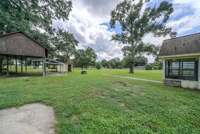 $279,900 | 7622 County Line Road, Willis, TX 77378