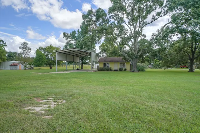 $279,900 | 7622 County Line Road, Willis, TX 77378
