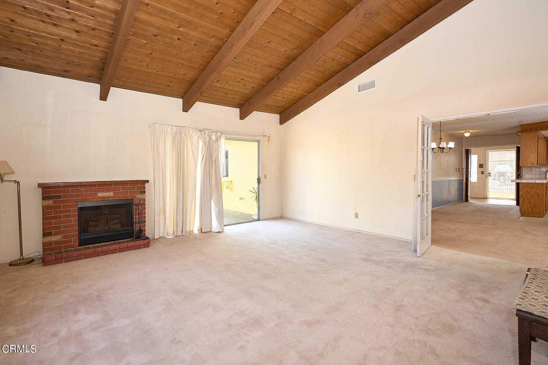 515 De Anza Way Oxnard, CA 93033 - Photo 13 of 48 a view of empty room with a fireplace