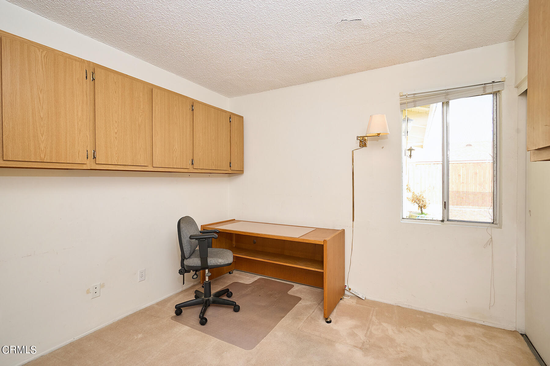 515 De Anza Way Oxnard, CA 93033 - Photo 19 of 48 a view of workspace with windows