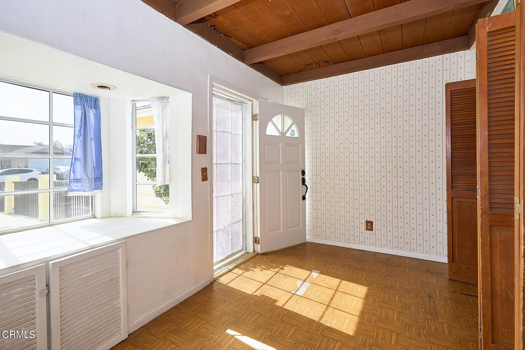 515 De Anza Way Oxnard, CA 93033 - Photo 6 of 48 a view of an empty room with a window