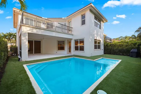 a view of an house with swimming pool