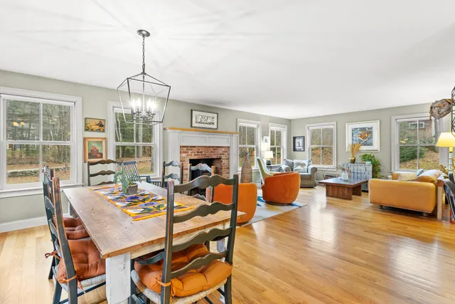 $899,995 | 464 Irish Hill Road, Hopkinton, NH 03229