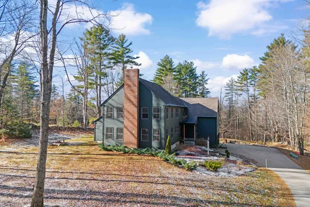 $899,995 | 464 Irish Hill Road, Hopkinton, NH 03229