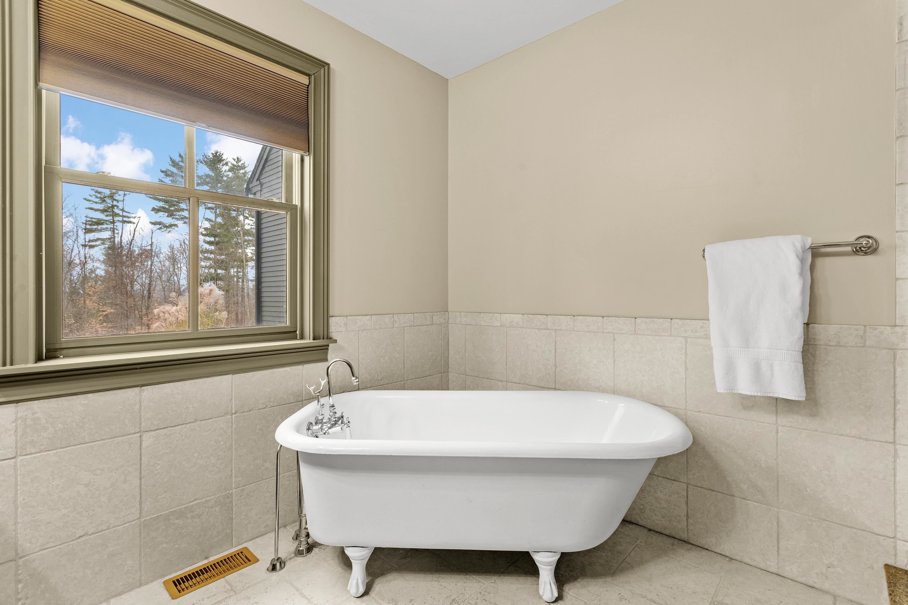 464 Irish Hill Road Hopkinton, NH 03229 - Photo 29 of 60