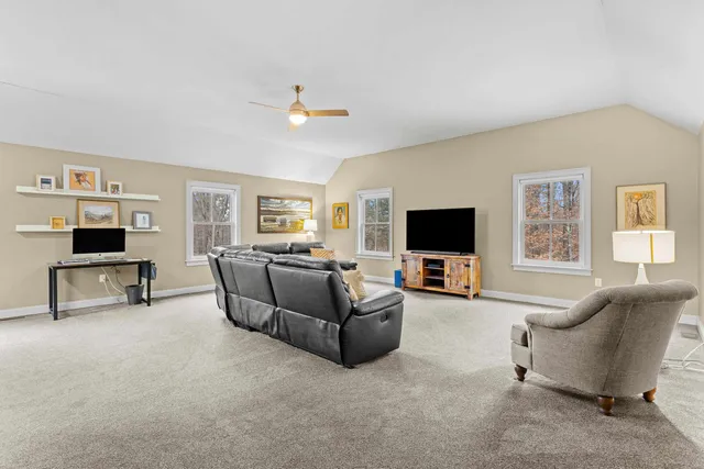 $899,995 | 464 Irish Hill Road, Hopkinton, NH 03229