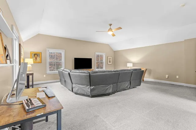 $899,995 | 464 Irish Hill Road, Hopkinton, NH 03229