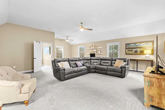 $899,995 | 464 Irish Hill Road, Hopkinton, NH 03229