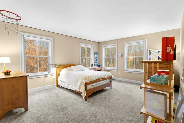 $899,995 | 464 Irish Hill Road, Hopkinton, NH 03229