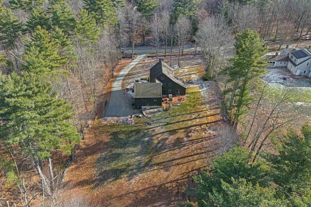 $899,995 | 464 Irish Hill Road, Hopkinton, NH 03229