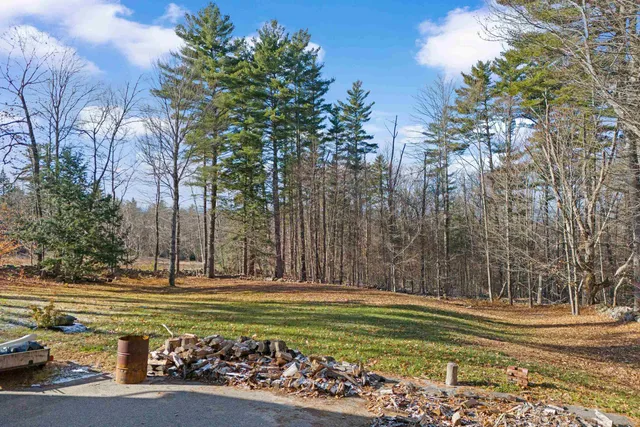 $899,995 | 464 Irish Hill Road, Hopkinton, NH 03229