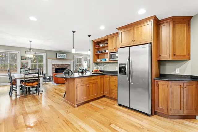 $899,995 | 464 Irish Hill Road, Hopkinton, NH 03229