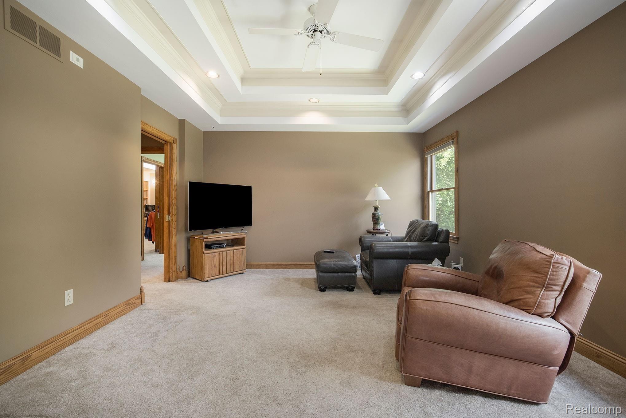699 East Davis Road Howell, MI 48843 - Photo 4 of 42 Family Room