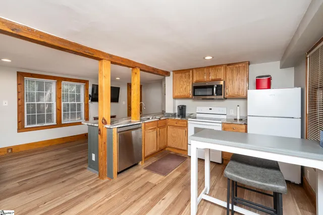 $1,495 | 16 Converse Street, Greenville, SC 29607