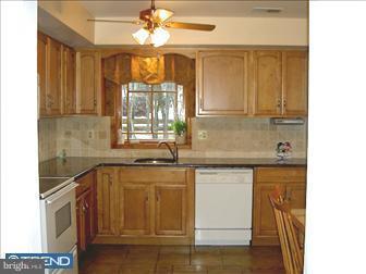 923 Pierce Road Norristown, PA 19403 - Photo 4 of 11 Kitchen