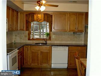 923 Pierce Road Norristown, PA 19403 - Photo 8 of 11 Kitchen