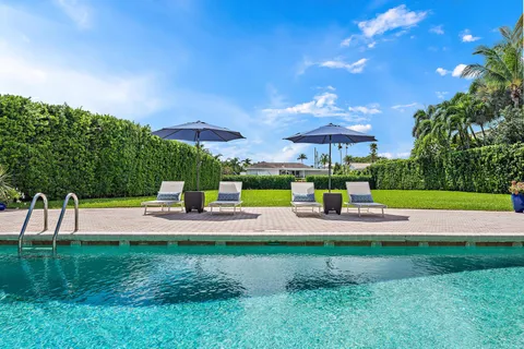 $6,150,000 | 839 Country Club Drive, North Palm Beach, FL 33408