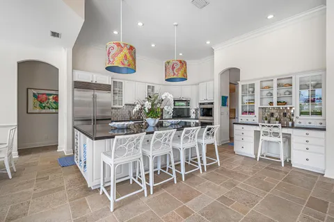 $6,150,000 | 839 Country Club Drive, North Palm Beach, FL 33408