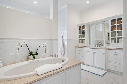 $6,150,000 | 839 Country Club Drive, North Palm Beach, FL 33408