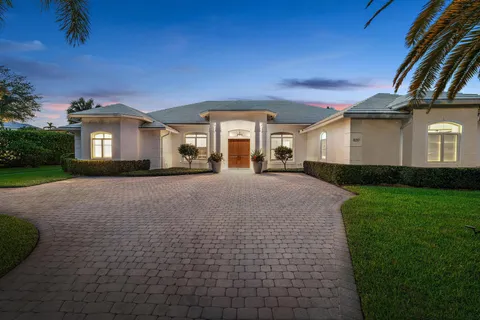$6,150,000 | 839 Country Club Drive, North Palm Beach, FL 33408