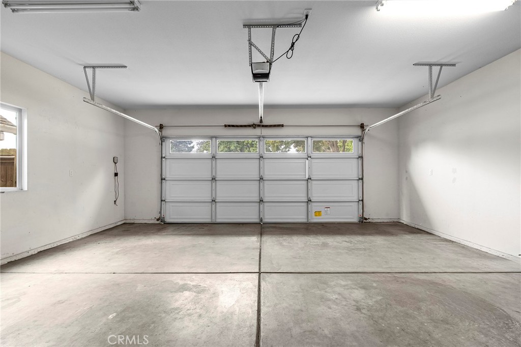 3 Sunflower Court Chico, CA 95926 - Photo 31 of 40 a view of a garage