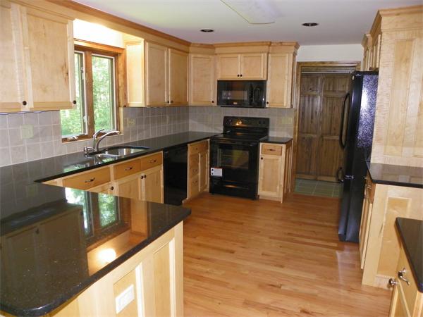 85 Haynes Road Townsend, MA 01469 - Photo 2 of 9