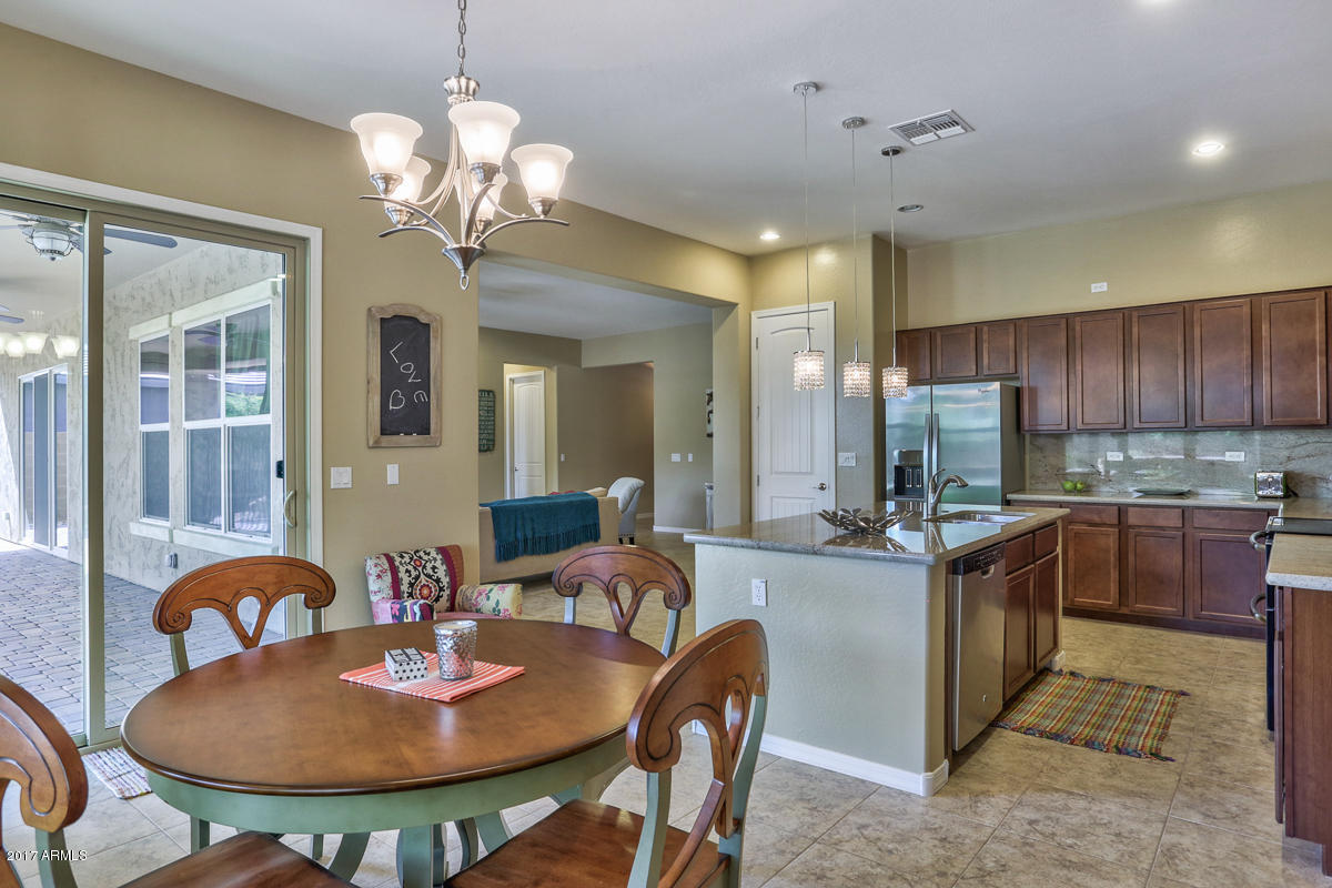 20501 West Ridge Road Buckeye, AZ 85396 - Photo 16 of 33 DINING