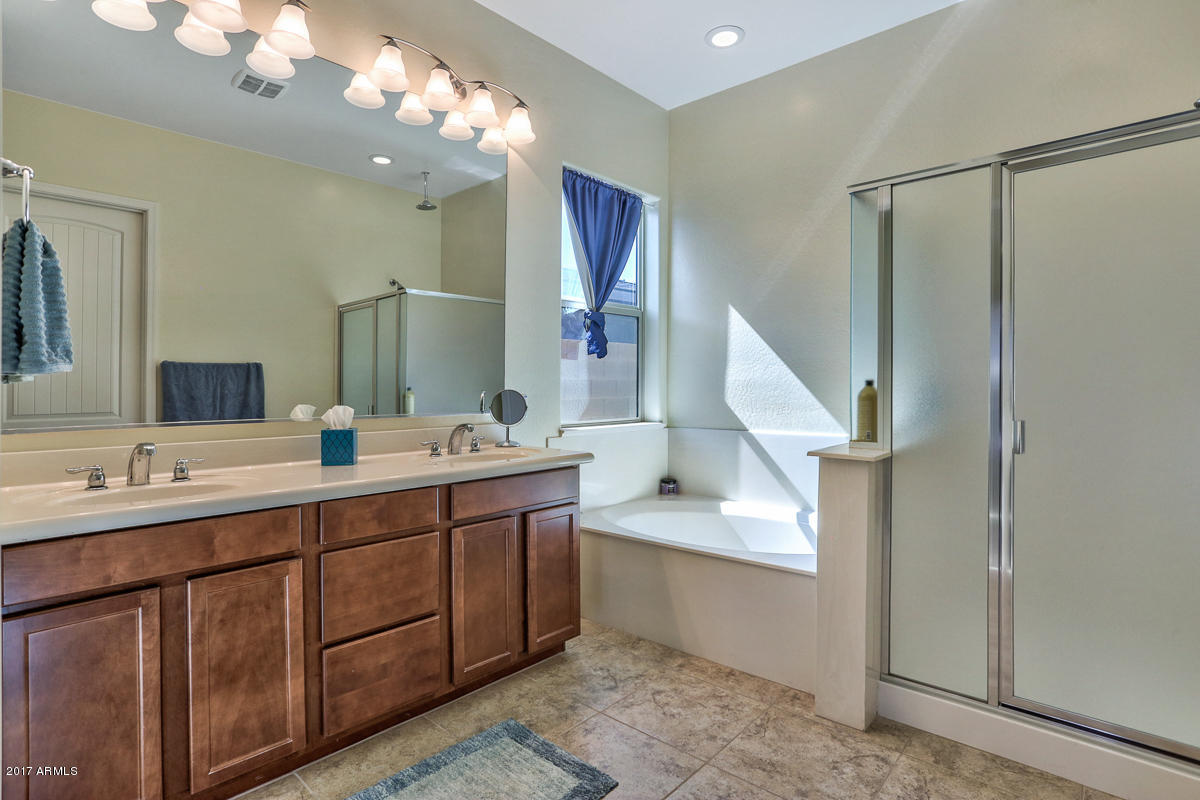 20501 West Ridge Road Buckeye, AZ 85396 - Photo 20 of 33 MASTER BATH