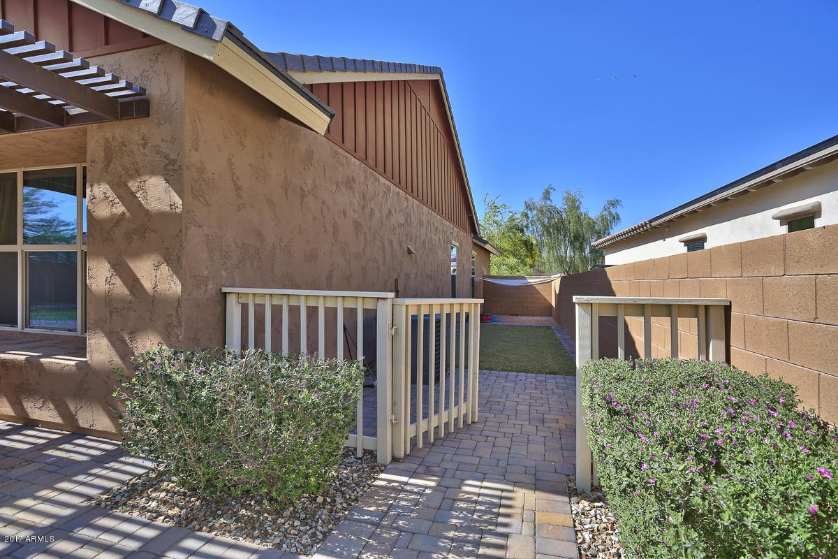 20501 West Ridge Road Buckeye, AZ 85396 - Photo 29 of 33 DOG RUN