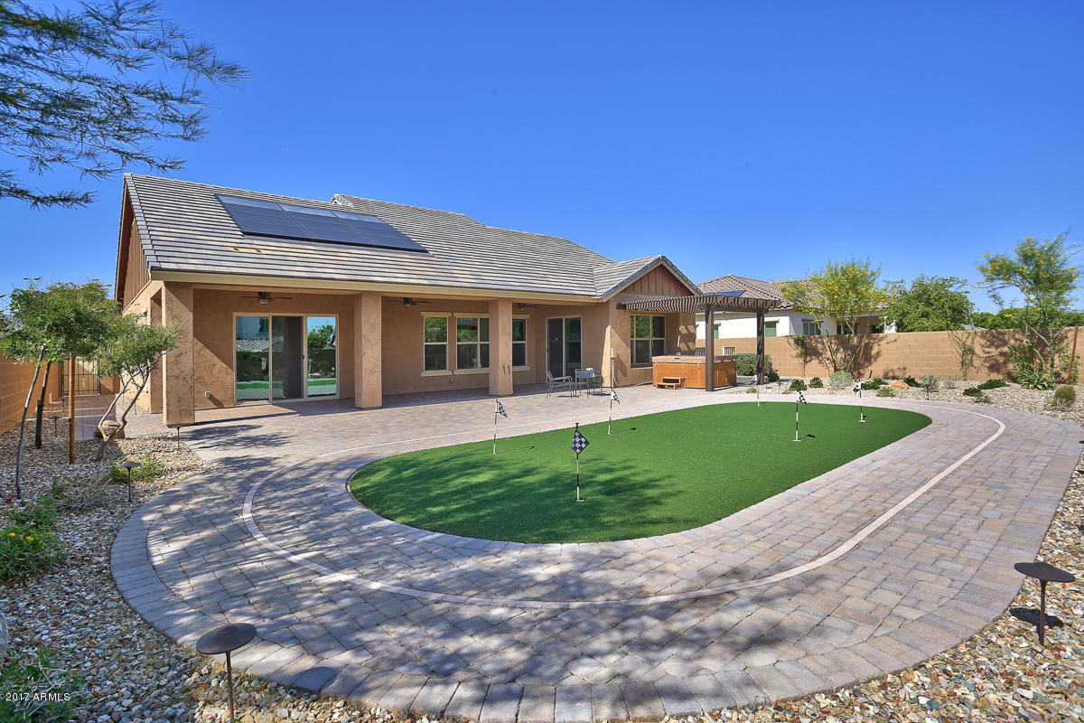 20501 West Ridge Road Buckeye, AZ 85396 - Photo 32 of 33 PUTTING GREEN