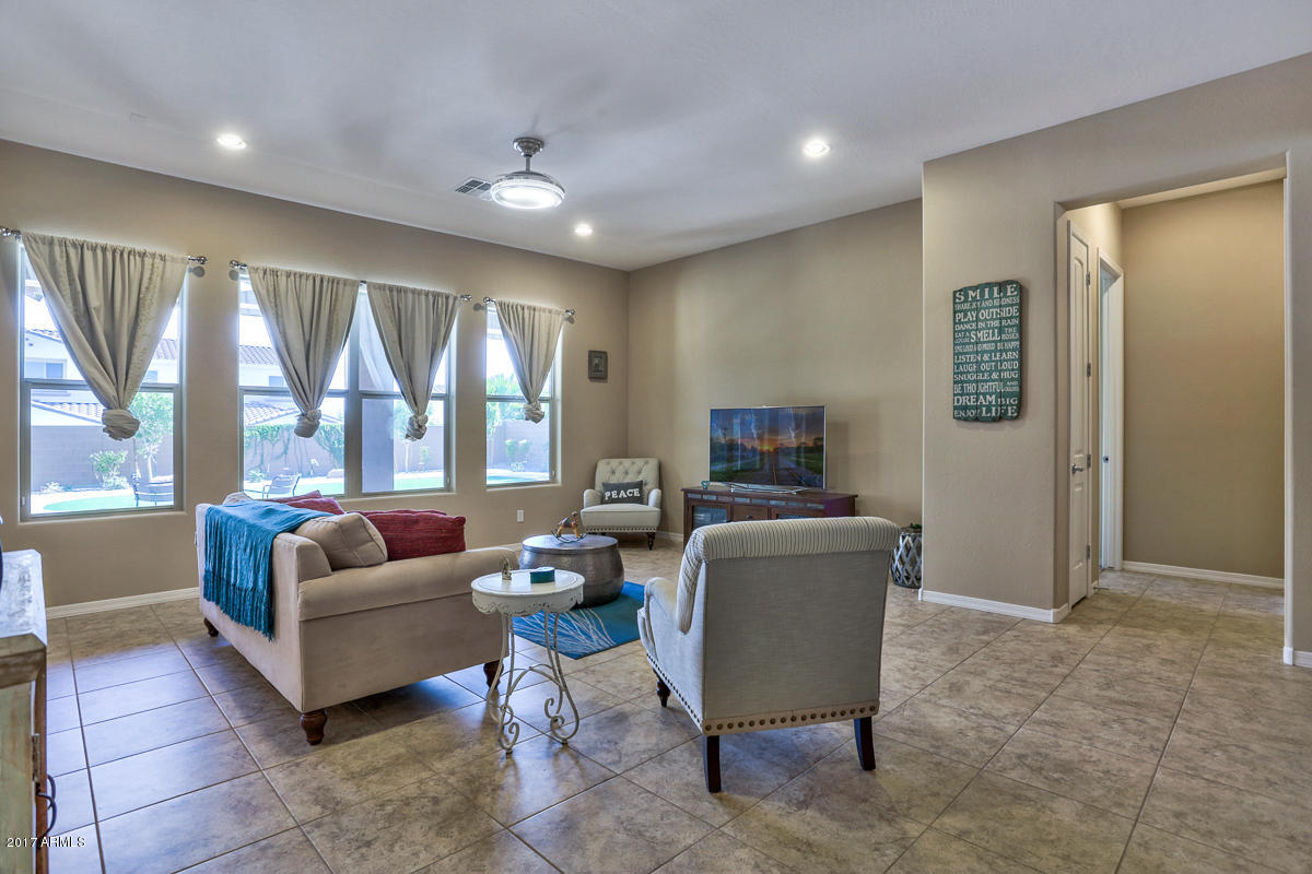 20501 West Ridge Road Buckeye, AZ 85396 - Photo 8 of 33 GREAT ROOM