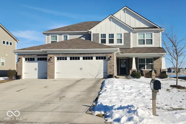 $2,900 | 2391 South Stonehill Way, New Palestine, IN 46163