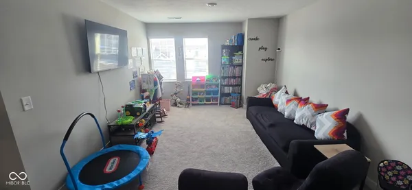 $2,900 | 2391 South Stonehill Way, New Palestine, IN 46163