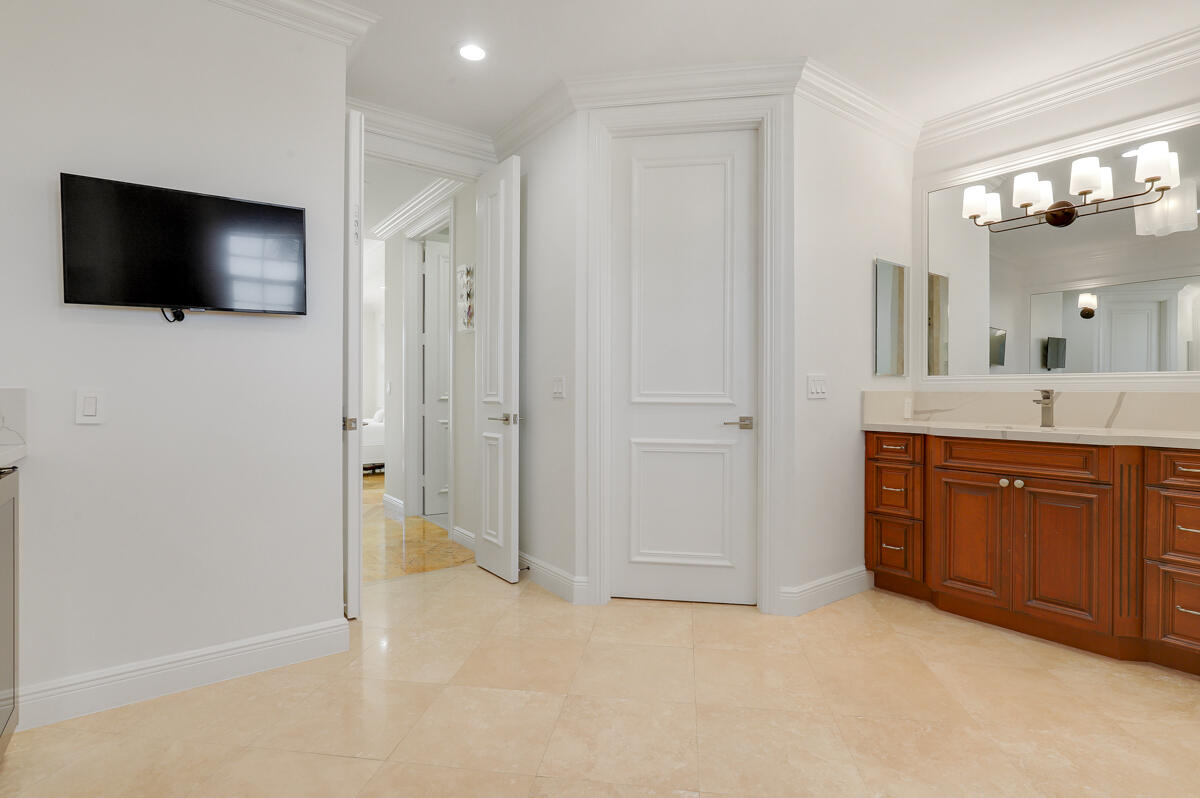 8050 Fairway Trail Boca Raton, FL 33487 - Photo 47 of 94 img_7182-img_7184