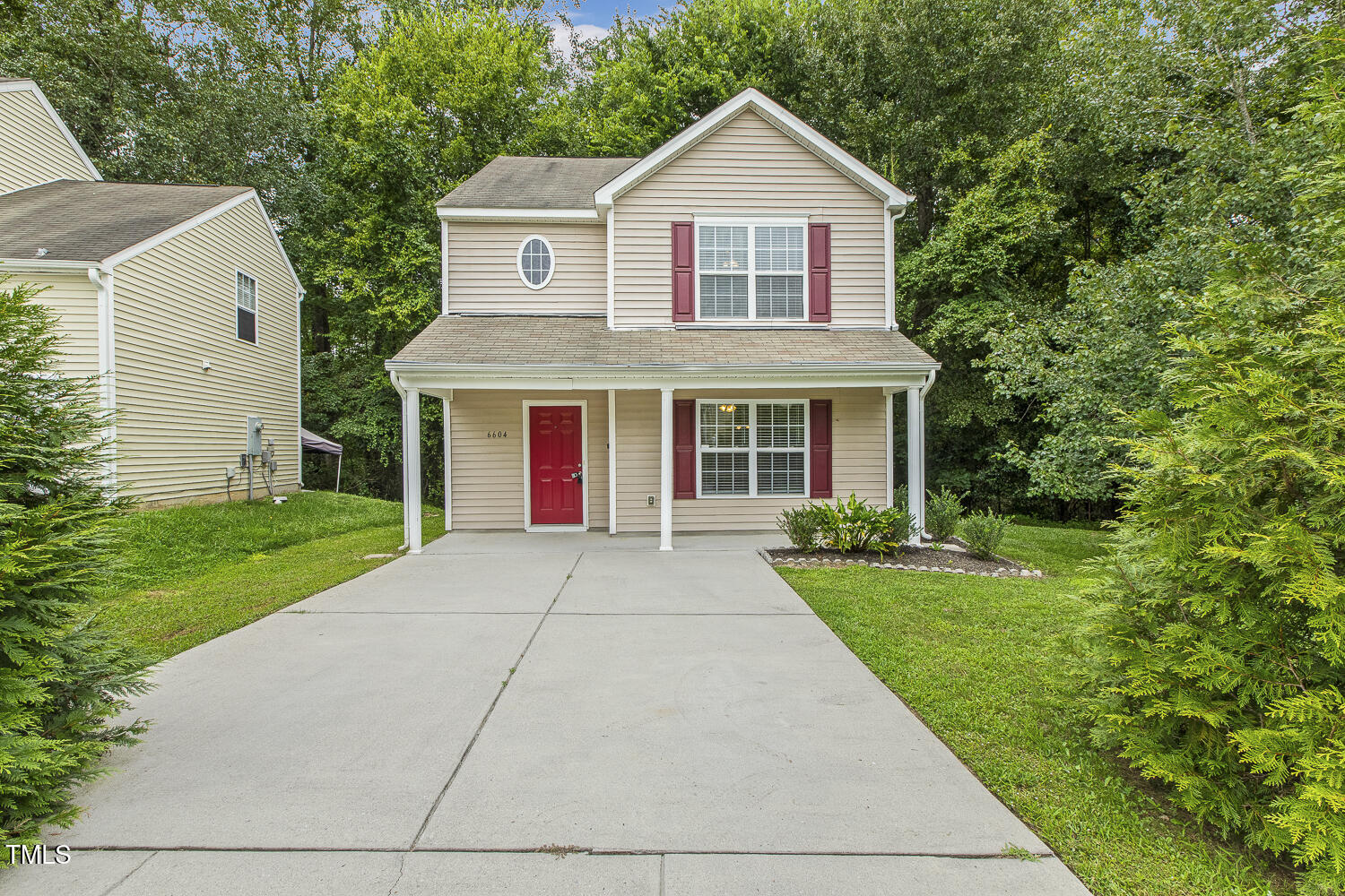 6604 Frogstool Lane Raleigh, NC 27610 - Photo 2 of 34 002