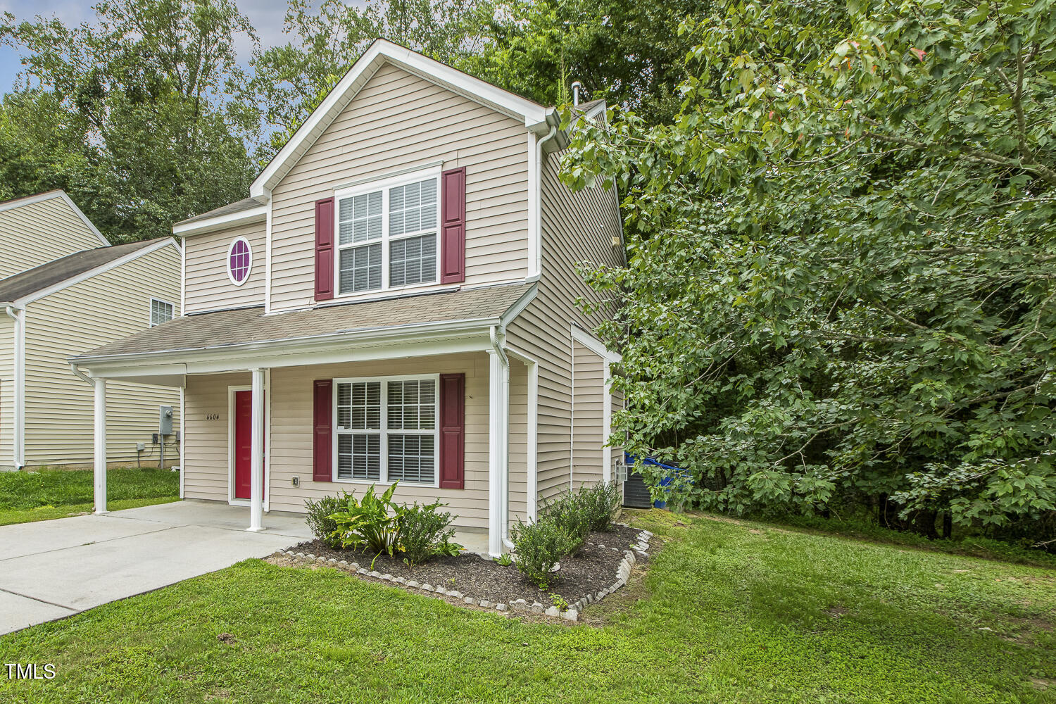 6604 Frogstool Lane Raleigh, NC 27610 - Photo 4 of 34 004