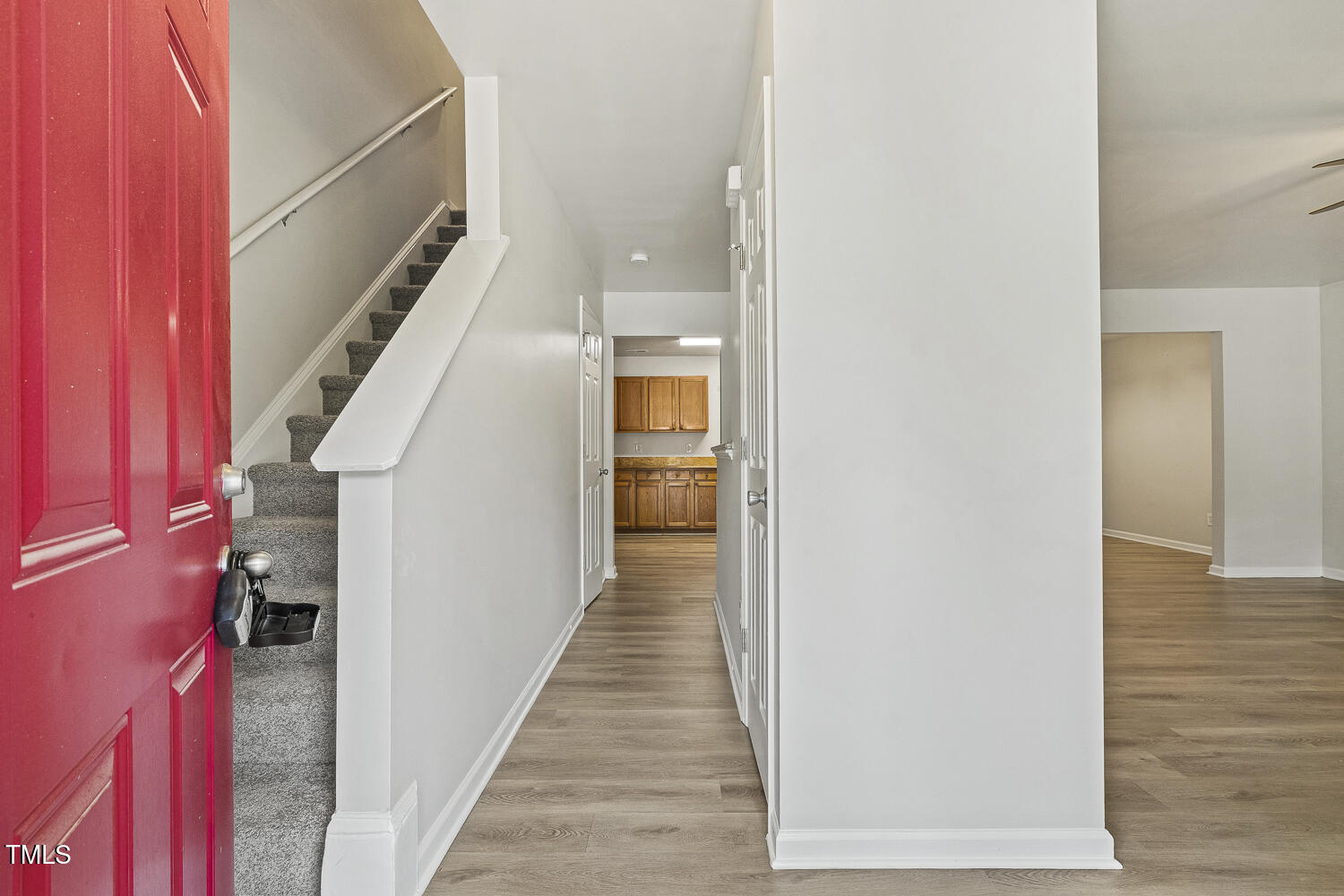 6604 Frogstool Lane Raleigh, NC 27610 - Photo 5 of 34 005