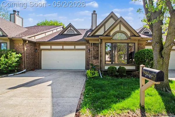 $255,000 | 26917 Ann Arbor Trail, Dearborn Heights, MI 48127