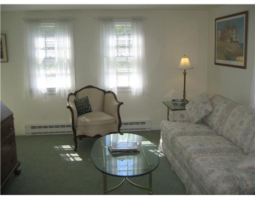 11 Cayuga Road Charlestown, RI 02813 - Photo 3 of 12 Living Room.