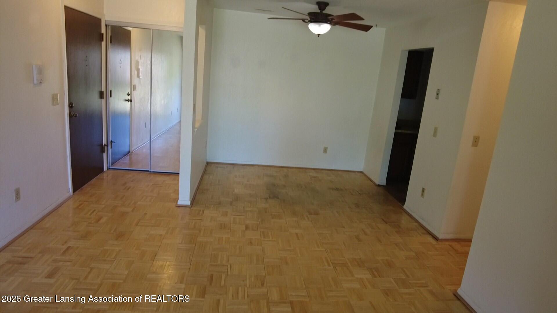 5400 Maple Road, Unit 29 Haslett, MI 48840 - Photo 5 of 11 entrance-dining