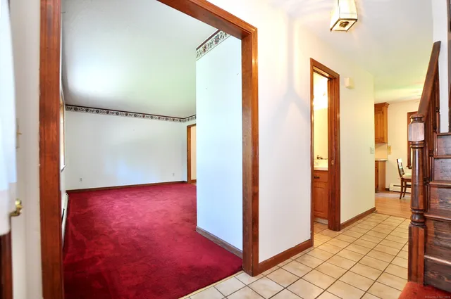 $475,000 | 324 Firetown Road, Simsbury, CT 06070