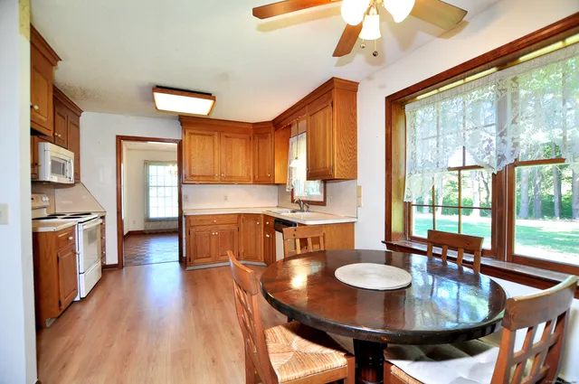 $475,000 | 324 Firetown Road, Simsbury, CT 06070