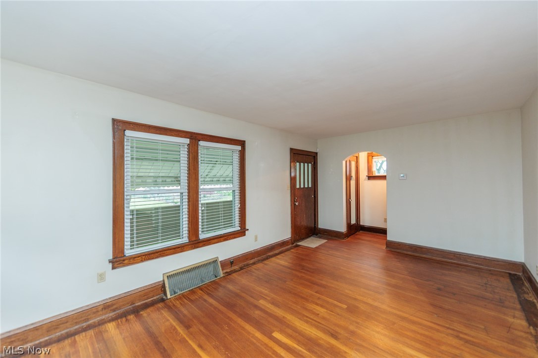 983 Dan Street Akron, OH 44310 - Photo 9 of 46