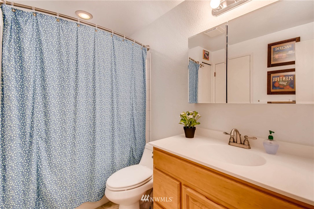 17830 29th Drive Southeast Bothell, WA 98012 - Photo 13 of 25