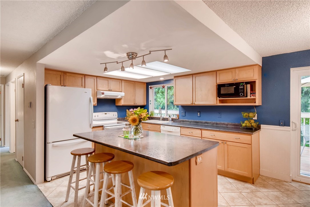 17830 29th Drive Southeast Bothell, WA 98012 - Photo 7 of 25