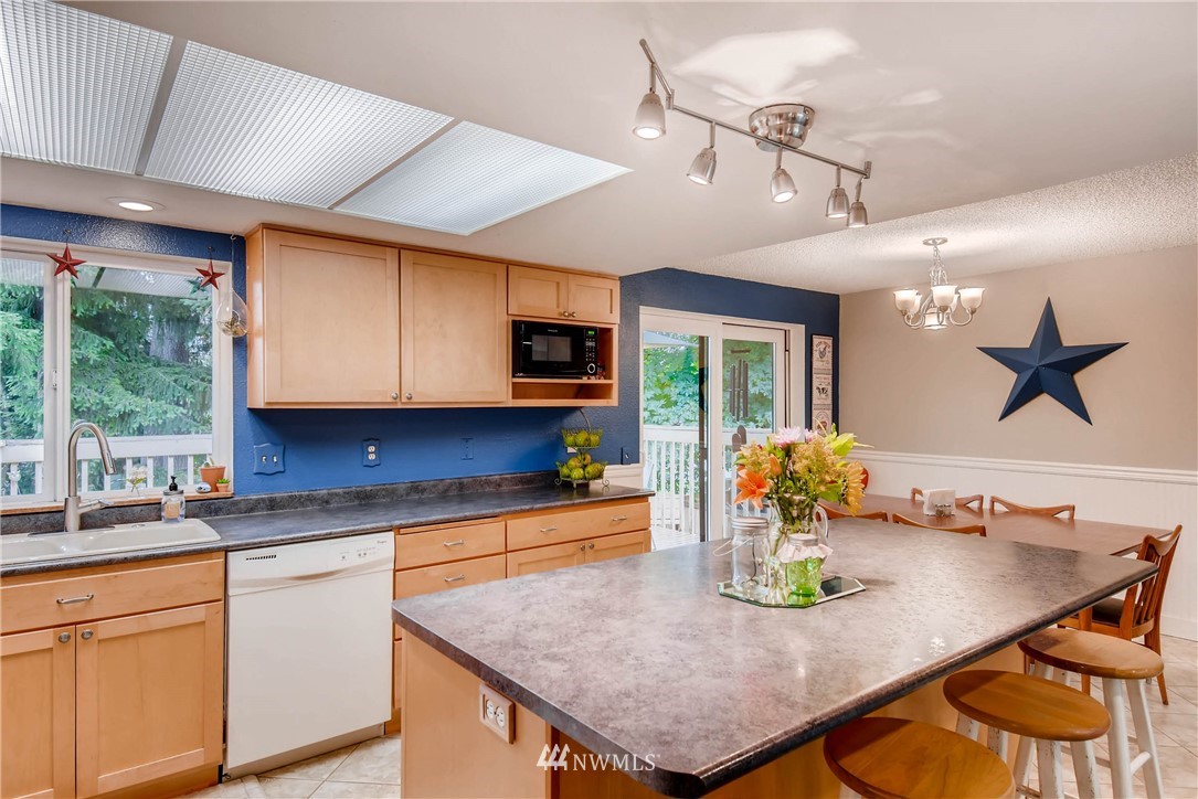 17830 29th Drive Southeast Bothell, WA 98012 - Photo 8 of 25
